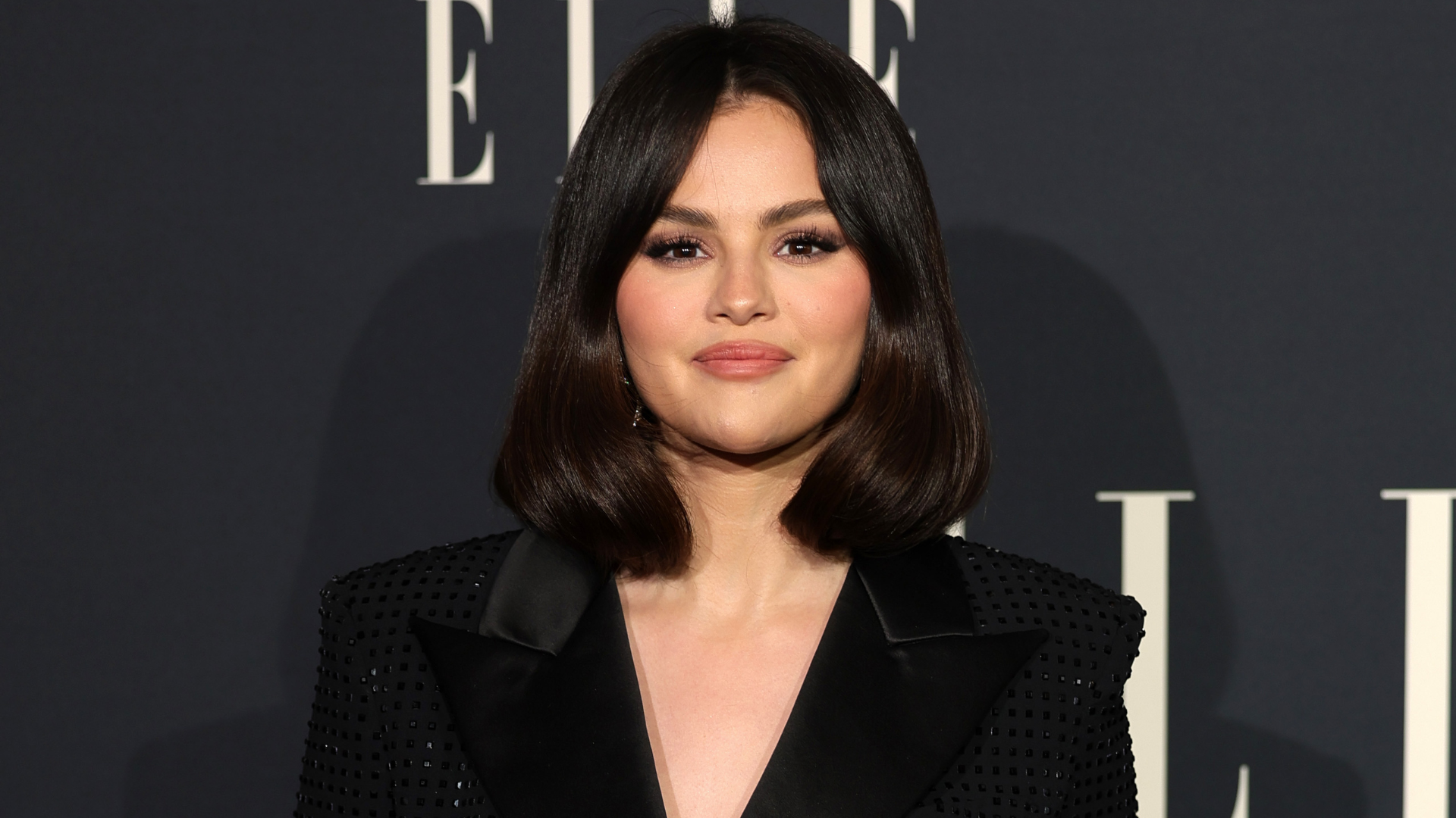 Selena Gomez e a mãe processadas por suposta fraude milionária na Wondermind