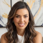 Influencer brasileira internada na UTI após acidente de moto em Bali