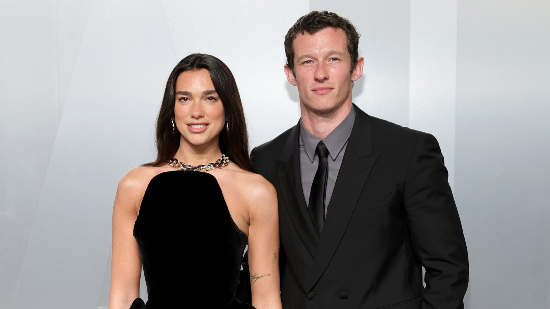 Callum Turner revela que quer ter filhos com Dua Lipa