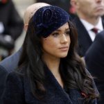 Meghan Markle volta ao Reino Unido e o climão já começou antes da aterrissagem