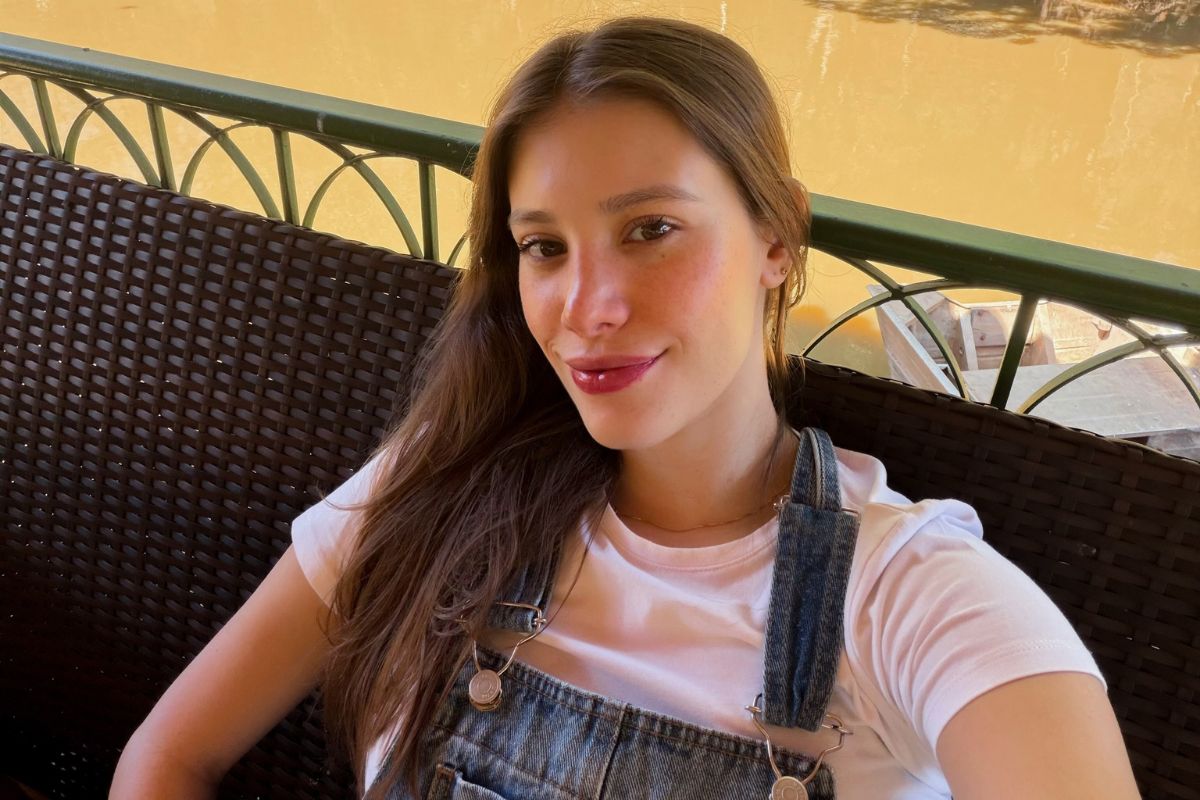 Caroline Dallarosa anuncia gravidez surpresa com barrigão de 30 semanas