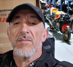 Cristian Cravinhos cumpre promessa e posta vídeo de calcinha em plataforma adulta