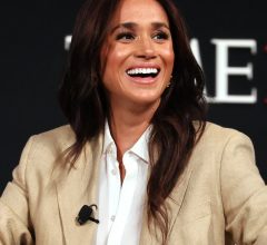 Meghan volta pro Reino Unido enquanto Harry fica de paizão