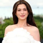 Anne Hathaway confirma: equipe insistiu com Julie Andrews para "Diário da Princesa 3", mas levou não