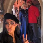 Lewis Hamilton no set de Kim Kardashian e as fotos de bastidores não deixam dúvida