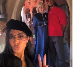 Lewis Hamilton no set de Kim Kardashian e as fotos de bastidores não deixam dúvida