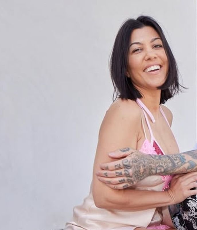 Tatuagem de Travis Barker homenageia filha que ele e Kourtney Kardashian perderam