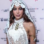 Anitta e Danilo Mesquita flagrados aos beijos em bar no RJ