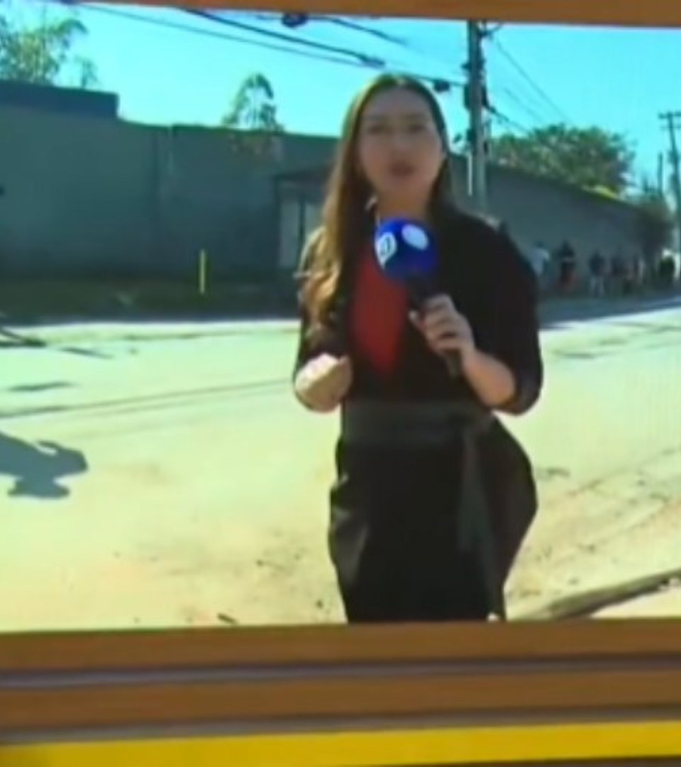 Repórter da Record cai em bueiro ao vivo e apresentador vai ao desespero