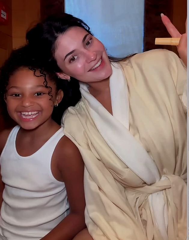 Kylie Jenner descarta barriga de aluguel: "99,9% de certeza que não conseguiria"
