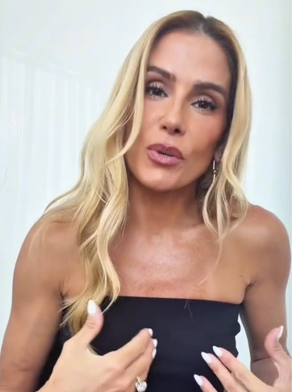 Deborah Secco abre o jogo sobre amizades: "minha paz custa caro"