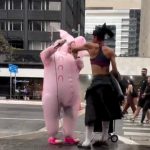 Porquinho da Paulista leva tapa ao vivo e desaba: "Sempre me senti sozinho"