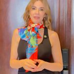 Luciana Gimenez mostra apartamento e não perde chance de cutucar Neymar