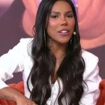 Carol Lekker volta ao "Fofocalizando" e pede desculpas a Eliana ao vivo