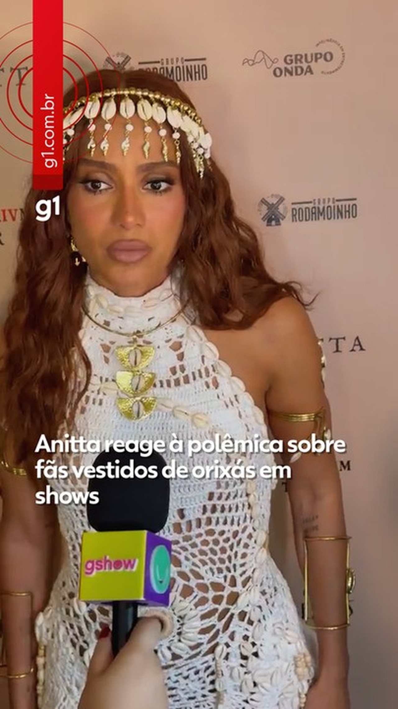 Anitta defende fãs vestidos de orixás: "Se não estiver desrespeitando ninguém, tudo bem"