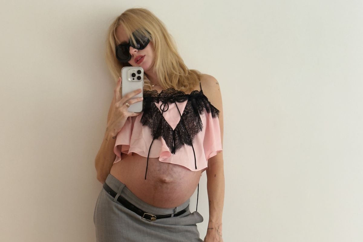 Isabella Scherer mostra barrigão na reta final e revela: "Também não sei porque meu pé não incha"