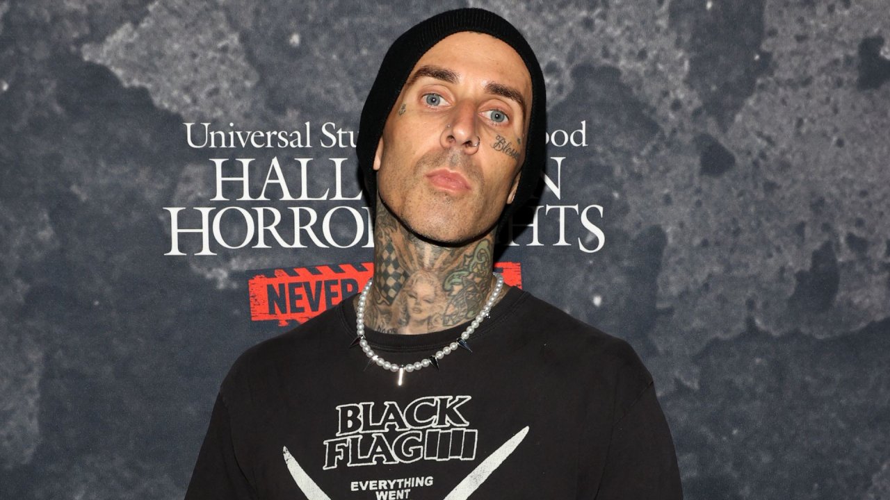 Travis Barker revela que a filha "previu" o acidente aéreo de 2008