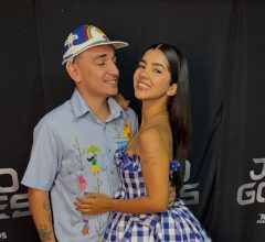 João Gomes comenta foto de Ary Mirelle de biquíni e a internet já estava de olho