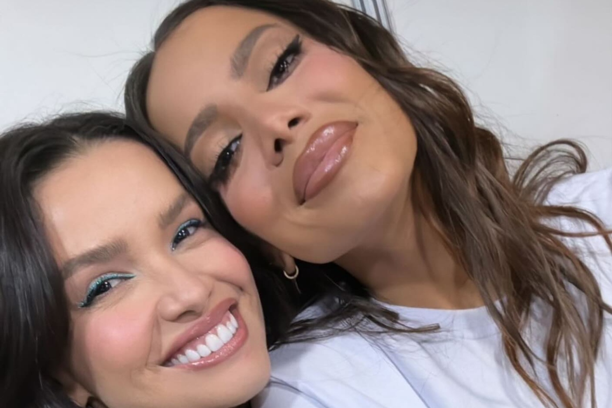 Anitta e Juliette de jatinho rumo ao último show da tour em Salvador