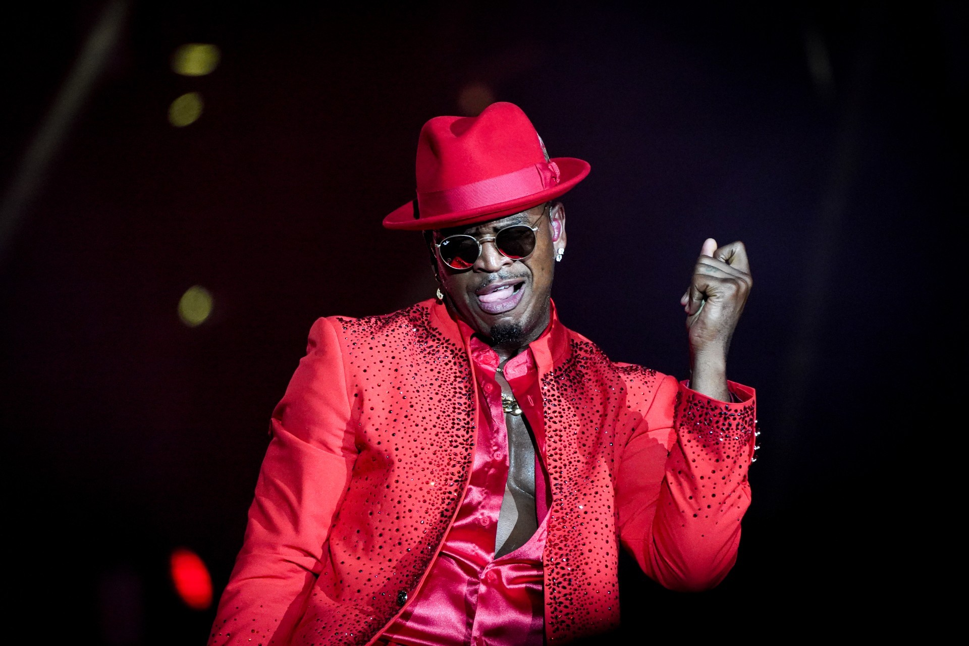 Ne-Yo é processado após cachorro atacar entregadora na porta de casa