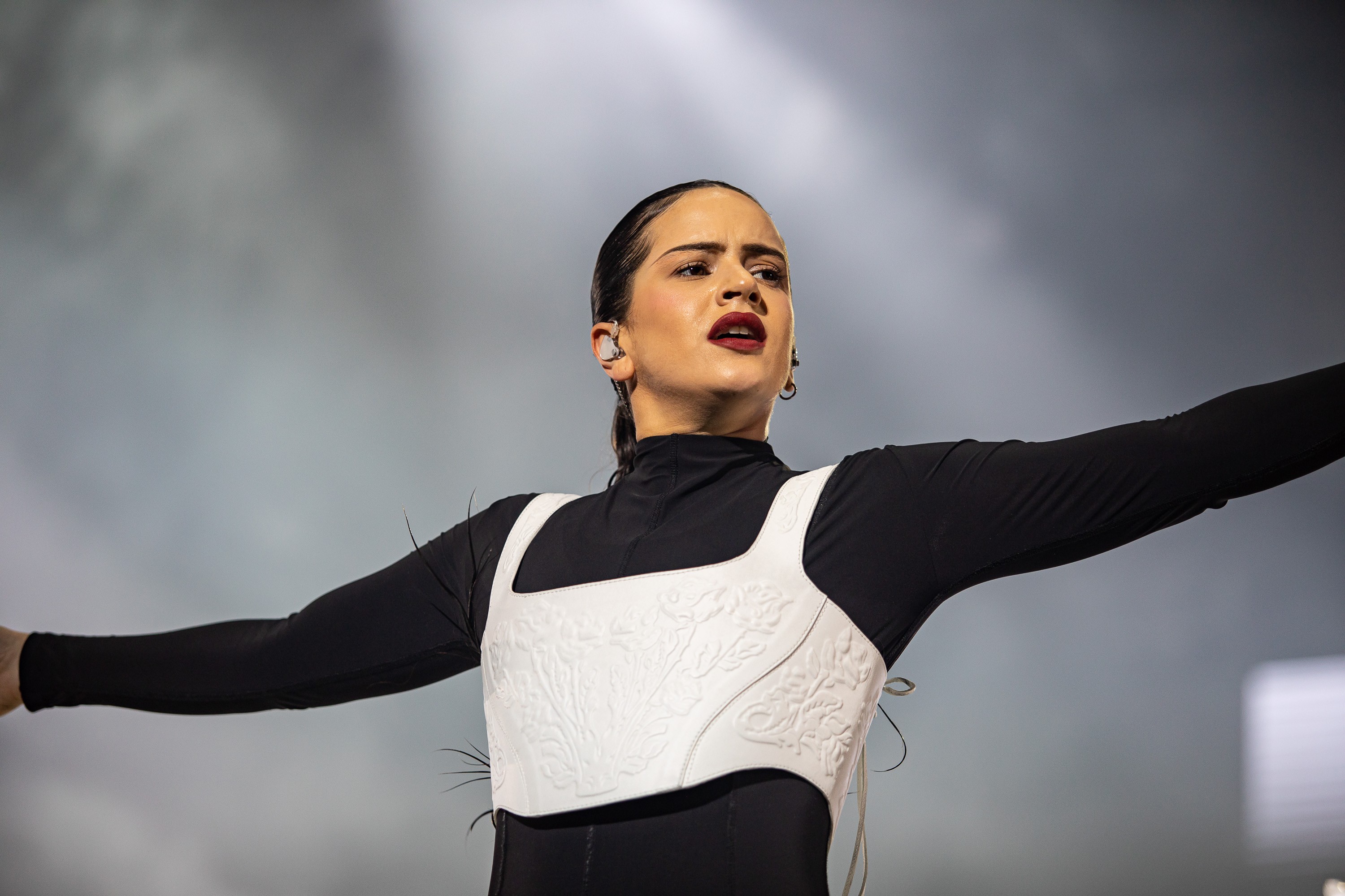 Rosalía estreia "Lux" no Brasil com shows no Rio nesta semana