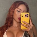 Ruivinha de Marte posta antes e depois de biquíni e a internet não cala