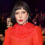 Lady Gaga teria dado à luz meses atrás e já compôs ninar pro filho