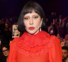 Lady Gaga teria dado à luz meses atrás e já compôs ninar pro filho