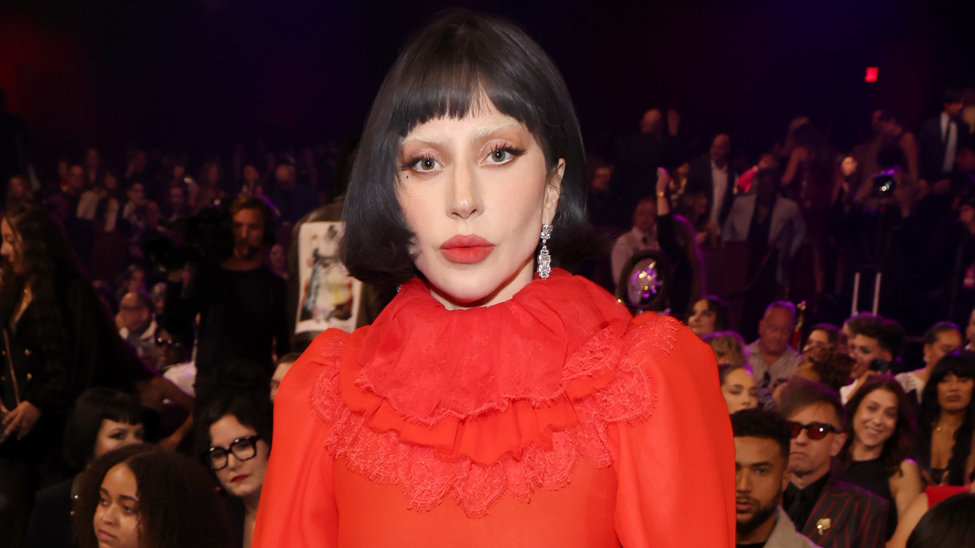 Lady Gaga teria dado à luz meses atrás e já compôs ninar pro filho