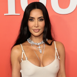 Kim Kardashian revela esofagite e conecta ao câncer que matou o pai
