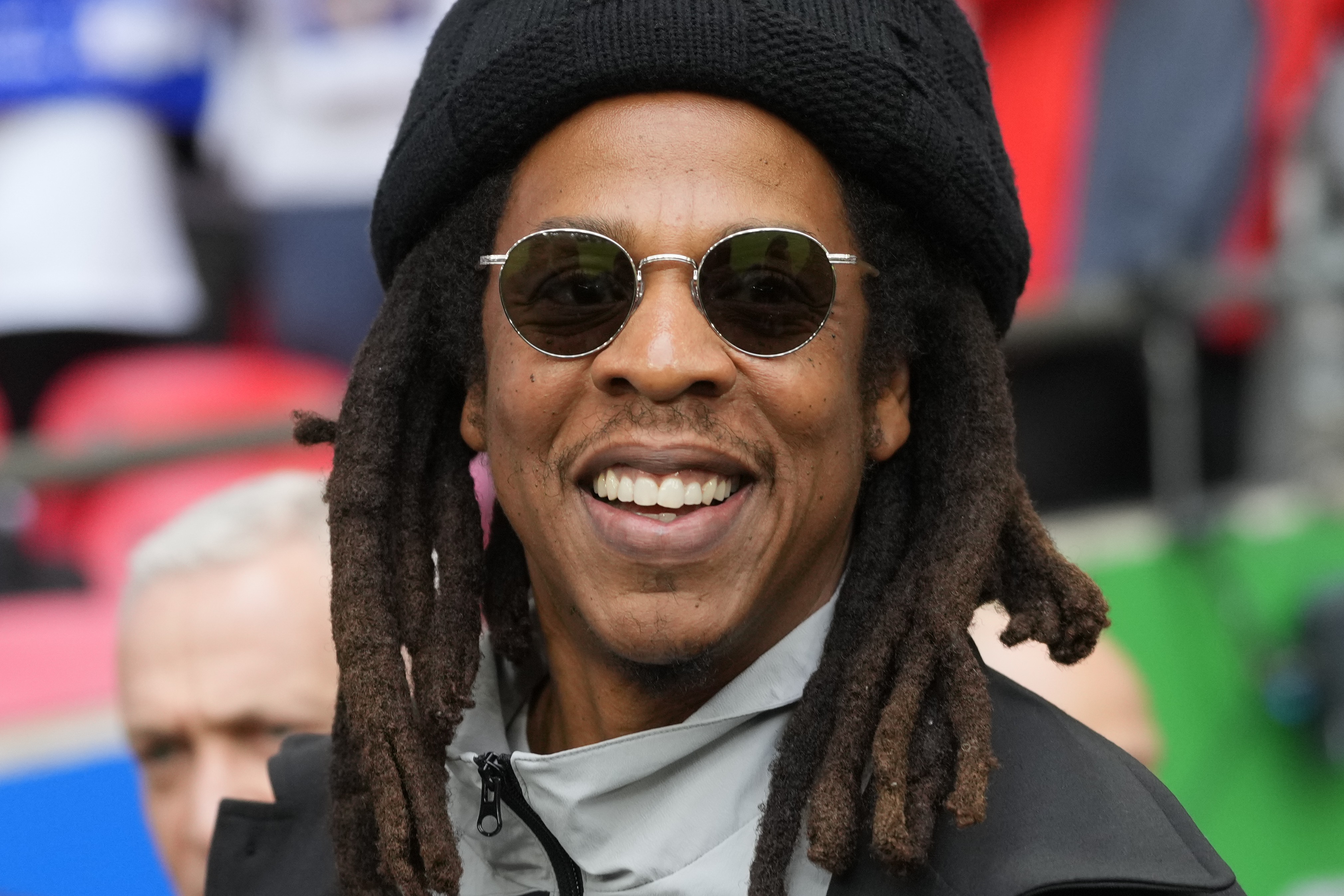 Acusação contra Jay-Z cai por terra: mulher recua e pede desculpas a Beyoncé