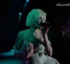 Halsey choca no Rock in Rio dois dias após revelar "infecção pesada no rosto"