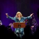 Claudya lança álbum ao vivo com 60 anos de carreira revisitados