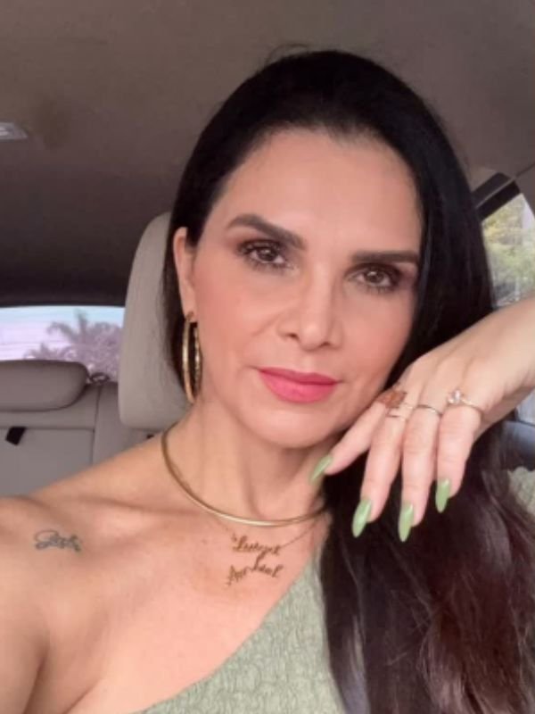 Luiza Ambiel confirma affair com Danilo Gentili: "A gente se beijou, deu uns pegas"