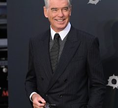 Pierce Brosnan quebra silêncio sobre suposta briga com Tom Hardy em "Terra da Máfia"