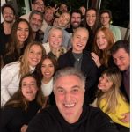 Danilo Mesquita na mansão de Huck com Anitta e as redes notaram tudo