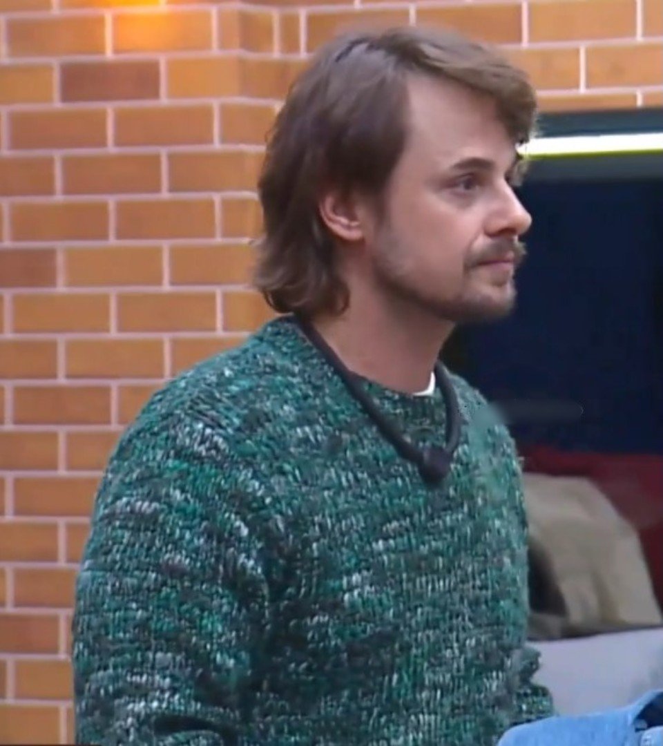 Daniel Erthal ameaça votar em Stephanie Gomes mas recua na hora