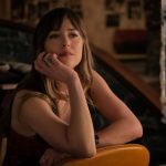 Dakota Johnson abre o jogo sobre maternidade e admite: "Espero ter essa sorte"