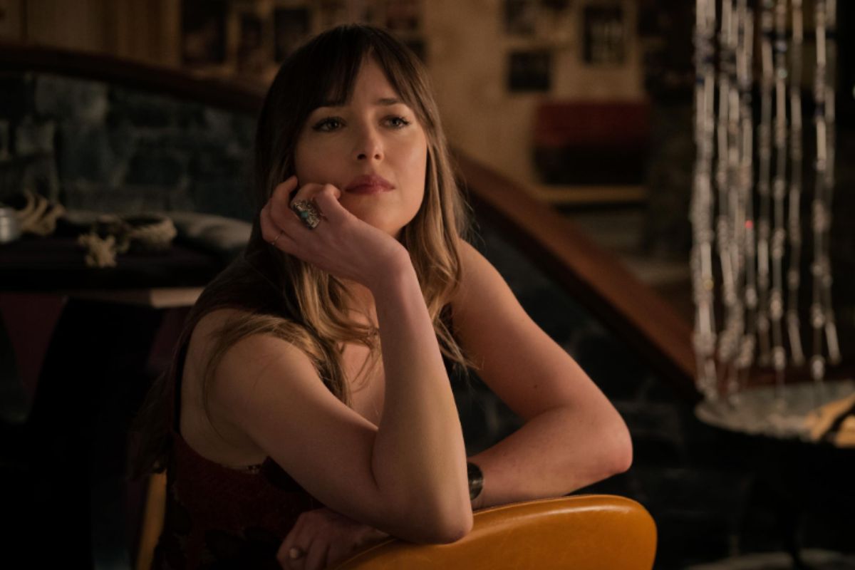 Dakota Johnson abre o jogo sobre maternidade e admite: "Espero ter essa sorte"