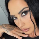 Demi Lovato vira fã de brigadeiro e declara amor ao Brasil em álbum de viagem
