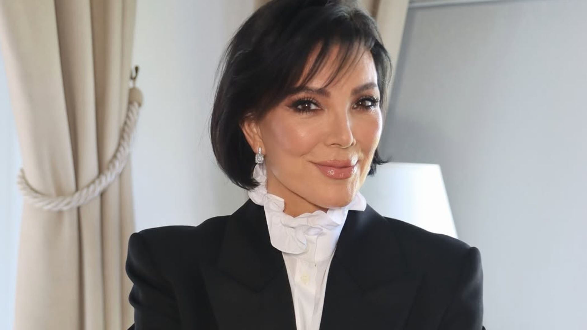 Homem preso na porta da mansão de Kris Jenner em Los Angeles