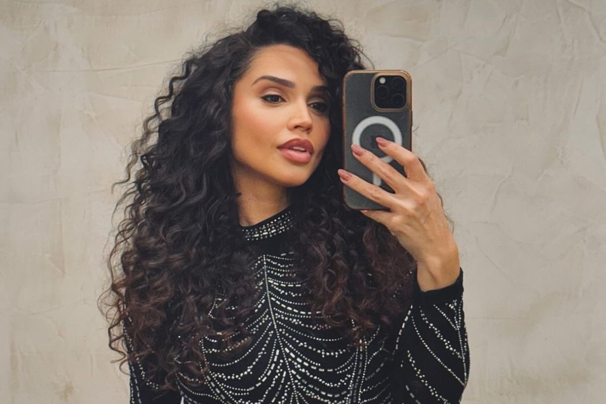 Paula Amorim apresenta Marina ao irmão Theo em foto que parou a internet