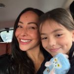 Sabrina Sato chora ao deixar Zoe na primeira viagem escolar sem os pais