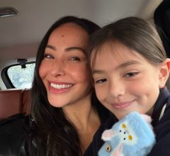 Sabrina Sato chora ao deixar Zoe na primeira viagem escolar sem os pais