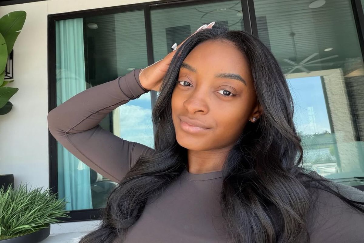 Simone Biles revela invasão à casa e roubo de Porsche em Chicago