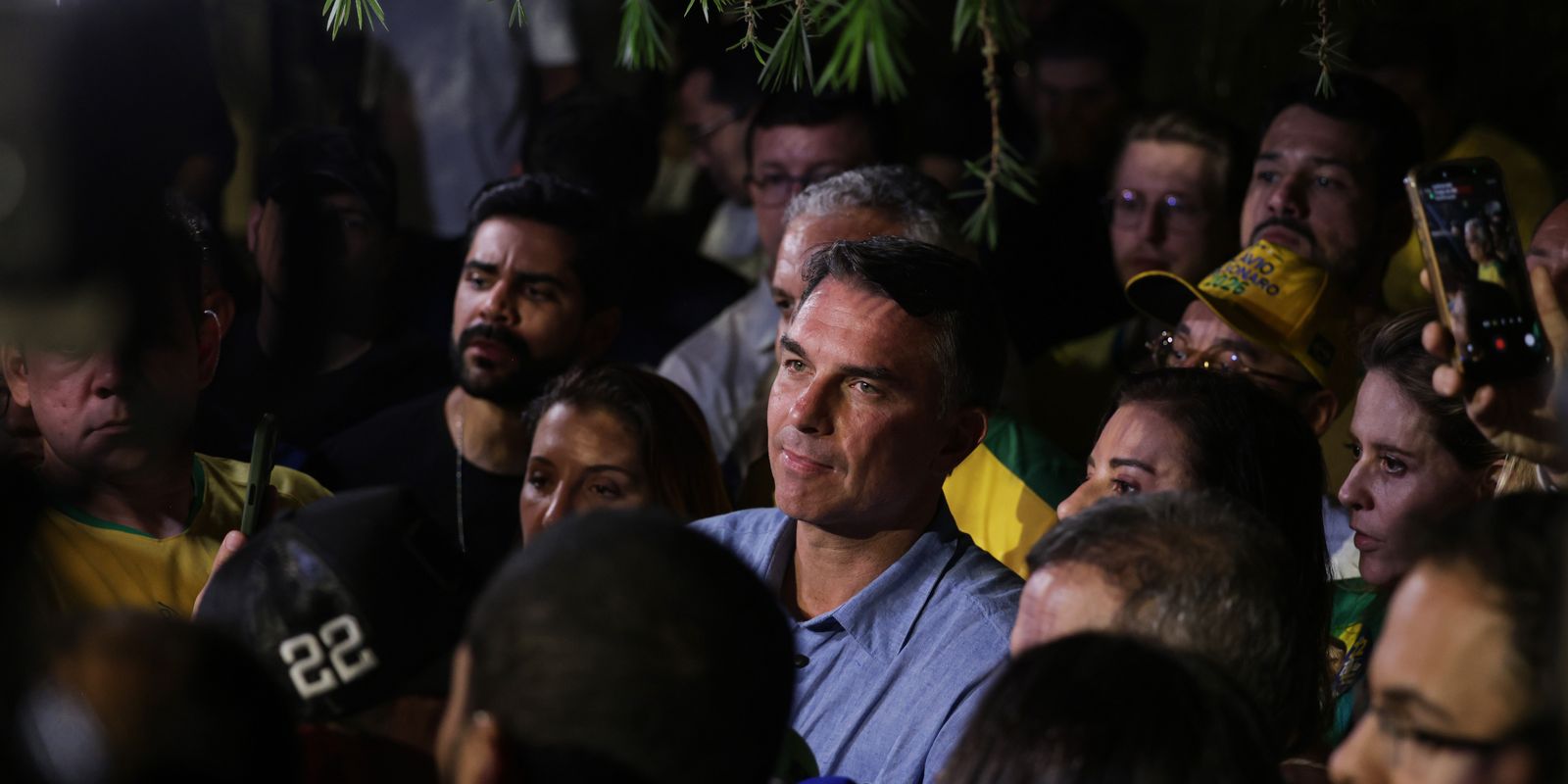 Flávio libera sigilo com lista de condições que Lula precisa cumprir