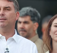 Flávio Bolsonaro foge para Miami após descumprir ordem do STF