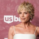 Selma Blair detida após morder e agredir comissários em voo para Nova York