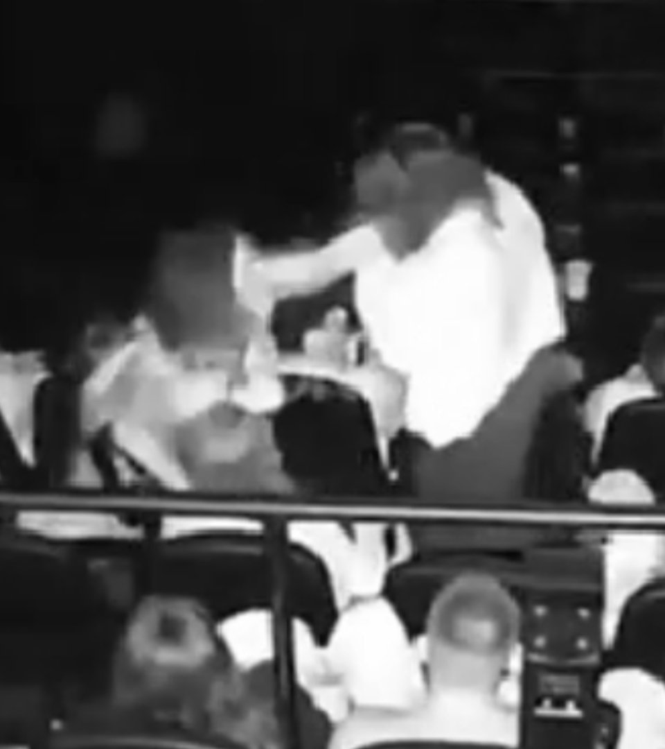 Briga de cinema termina com spray de pimenta e evacuação em massa