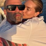 Rosie Huntington-Whiteley volta à Victoria's Secret depois de 16 anos com filhos na plateia